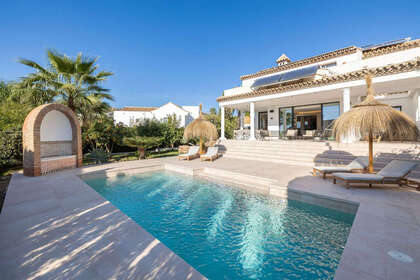 Cluster house for sale in Benahavís, Málaga. 