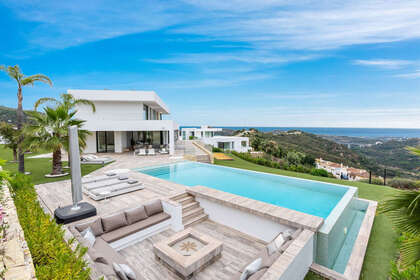 Cluster house for sale in Benahavís, Málaga. 
