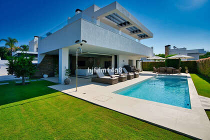 Cluster house for sale in San Pedro de Alcántara, Marbella, Málaga. 