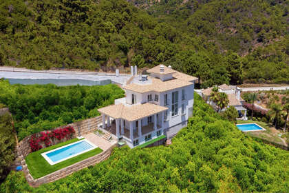 Cluster house for sale in Benahavís, Málaga. 