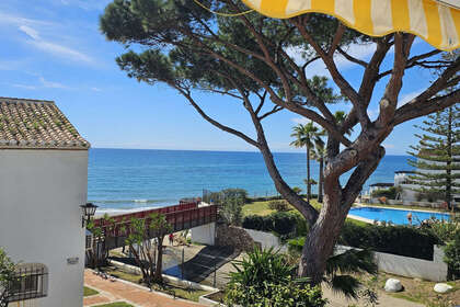 Apartment for sale in Calahonda, Mijas, Málaga. 