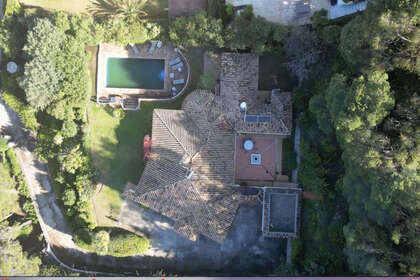 Plot for sale in El Paraiso, Estepona, Málaga. 