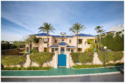 Cluster house for sale in Nueva andalucia, Málaga. 