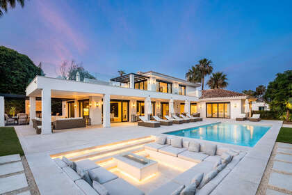 Cluster house for sale in Nueva andalucia, Málaga. 