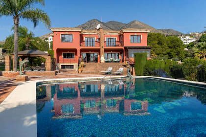 Cluster house for sale in Benalmádena, Málaga. 