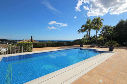 Cluster house for sale in Benahavís, Málaga. 