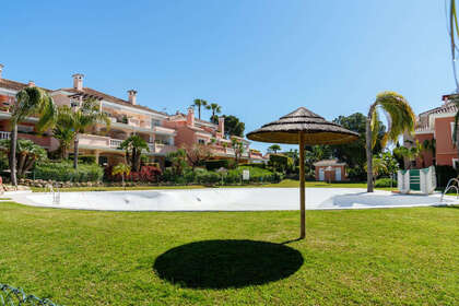 Apartment for sale in Puerto Banús, Marbella, Málaga. 