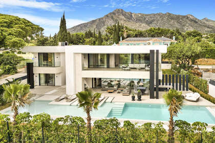 Cluster house for sale in Puerto Banús, Marbella, Málaga. 