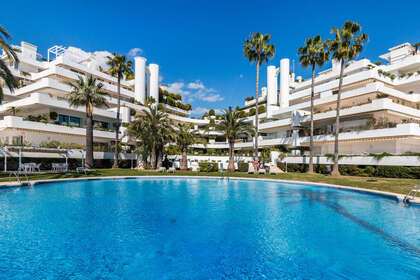Apartment for sale in Puerto Banús, Marbella, Málaga. 