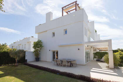 House for sale in Calahonda, Mijas, Málaga. 