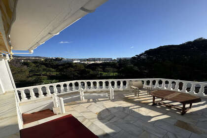 House for sale in Torrequebrada, Benalmádena, Málaga. 
