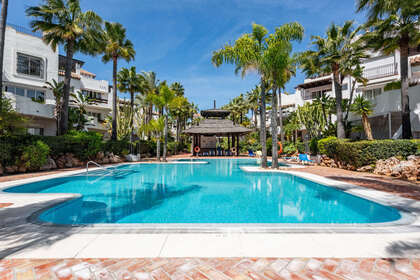 Apartment for sale in Puerto Banús, Málaga. 