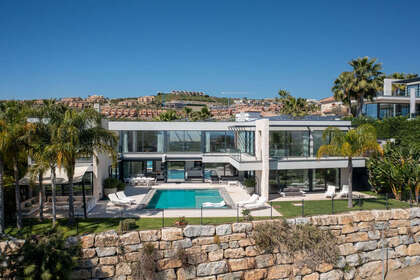 Cluster house for sale in Benahavís, Málaga. 