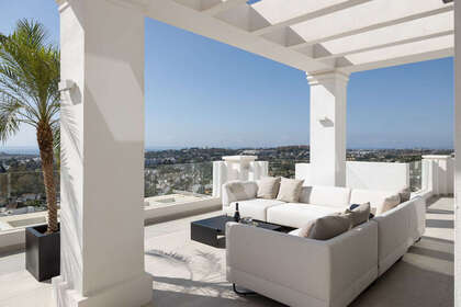 Apartment for sale in Nueva andalucia, Málaga. 