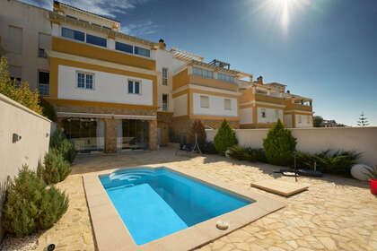 House for sale in Calahonda, Mijas, Málaga. 