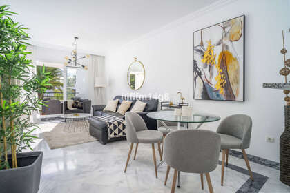 Apartment for sale in Nueva andalucia, Málaga. 