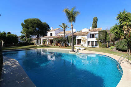 Cluster house for sale in Puerto Banús, Marbella, Málaga. 