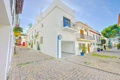 Cluster house for sale in Estepona, Málaga. 
