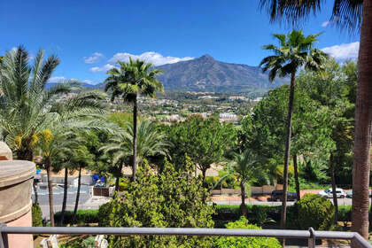 Apartment for sale in Nueva andalucia, Málaga. 