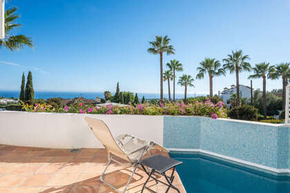 Apartment for sale in Puerto Banús, Marbella, Málaga. 