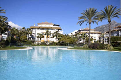 Apartment for sale in Puerto Banús, Málaga. 