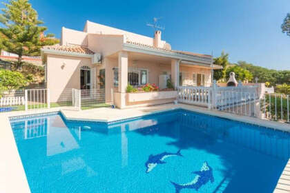 Cluster house for sale in Estepona, Málaga. 