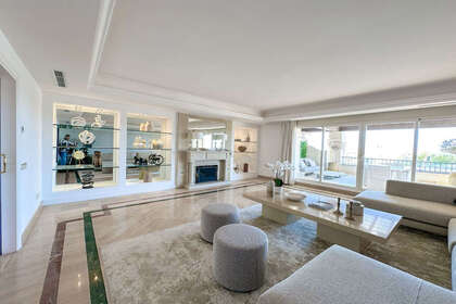 Apartment for sale in Puerto Banús, Marbella, Málaga. 