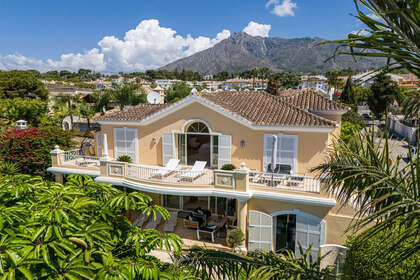 Cluster house for sale in Puerto Banús, Marbella, Málaga. 