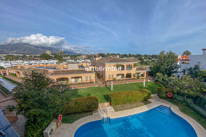 Apartment for sale in Nueva andalucia, Málaga. 
