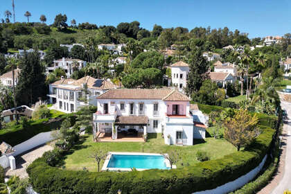 Cluster house for sale in Nueva andalucia, Málaga. 