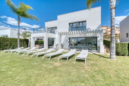 Cluster house for sale in Estepona, Málaga. 