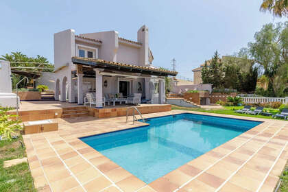 Cluster house for sale in Vélez-Málaga. 