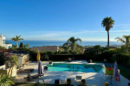 Cluster house for sale in Estepona, Málaga. 