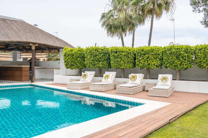 Cluster house for sale in Nueva andalucia, Málaga. 