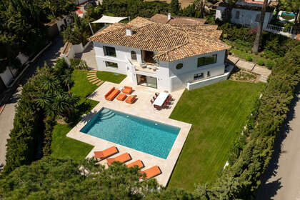 Cluster house for sale in Nueva andalucia, Málaga. 