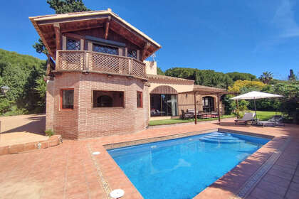 Cluster house for sale in Puerto de Cabopino, Marbella, Málaga. 