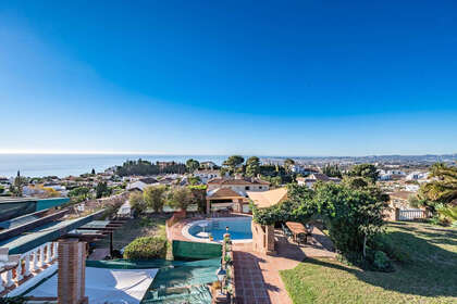 Cluster house for sale in Benalmádena, Málaga. 