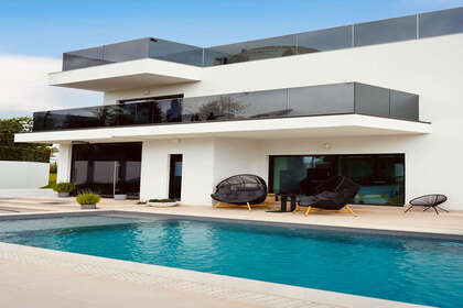 Cluster house for sale in Benalmádena, Málaga. 
