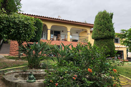 Huizen verkoop in Las Chapas, Málaga. 