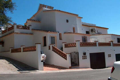 Huizen verkoop in Calahonda, Mijas, Málaga. 