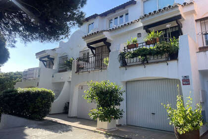 Huizen verkoop in Calahonda, Mijas, Málaga. 