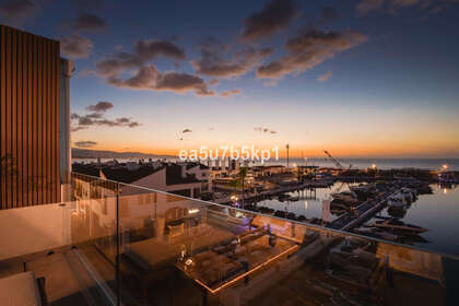 Penthouses verkoop in Puerto Banús, Málaga. 