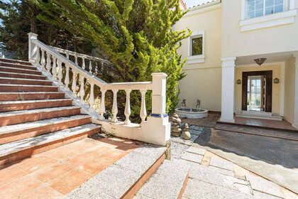 Cluster house for sale in Estepona, Málaga. 
