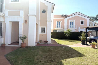 Maison de ville vendre en San Pedro de Alcántara, Marbella, Málaga. 