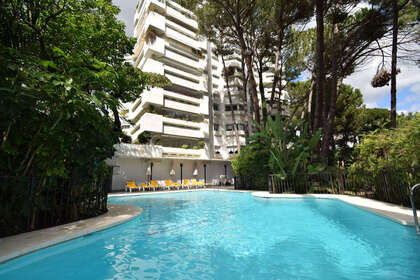 Apartamento venta en Puerto Banús, Marbella, Málaga. 