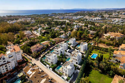 联排别墅 出售 进入 Atalaya, La, Málaga. 