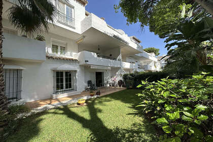 酒店公寓 出售 进入 Nueva Andalucía, Marbella, Málaga. 