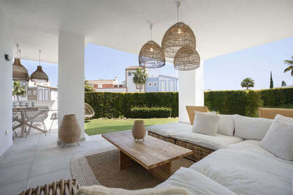 酒店公寓 出售 进入 El Paraiso, Estepona, Málaga. 