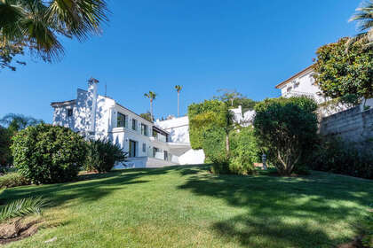 联排别墅 出售 进入 Marbella, Málaga. 