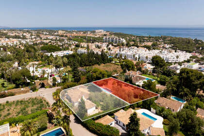 情节 出售 进入 El Paraiso, Estepona, Málaga. 